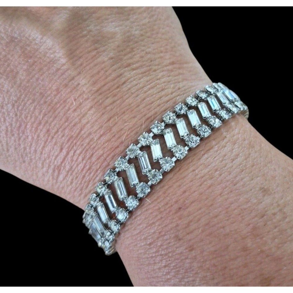 Vintage Clear Rhinestone bracelet Baguettes 7"